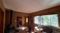 Lounges - 28 square meters of property in Witpoortjie