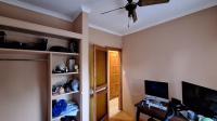 Bed Room 1 - 10 square meters of property in Witpoortjie