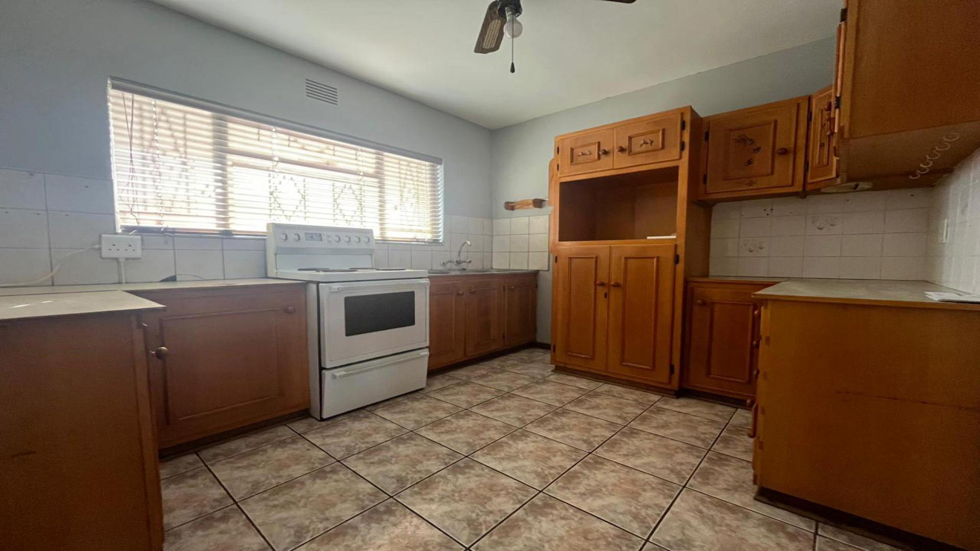 Kitchen of property in Flamwood