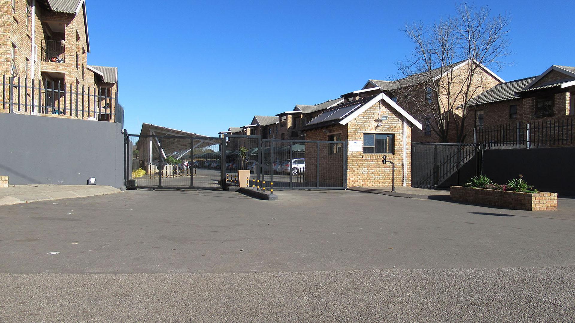 Front View of property in Princess A.H.