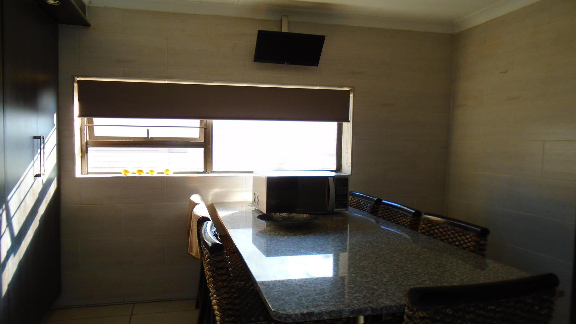 Dining Room of property in South Crest
