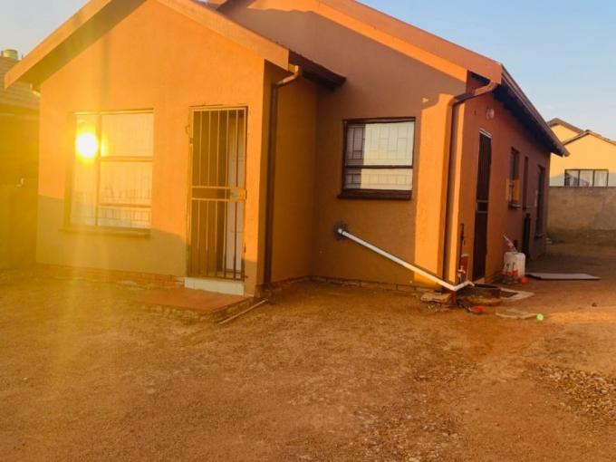 3 Bedroom House to Rent in Soshanguve - Property to rent - MR714769