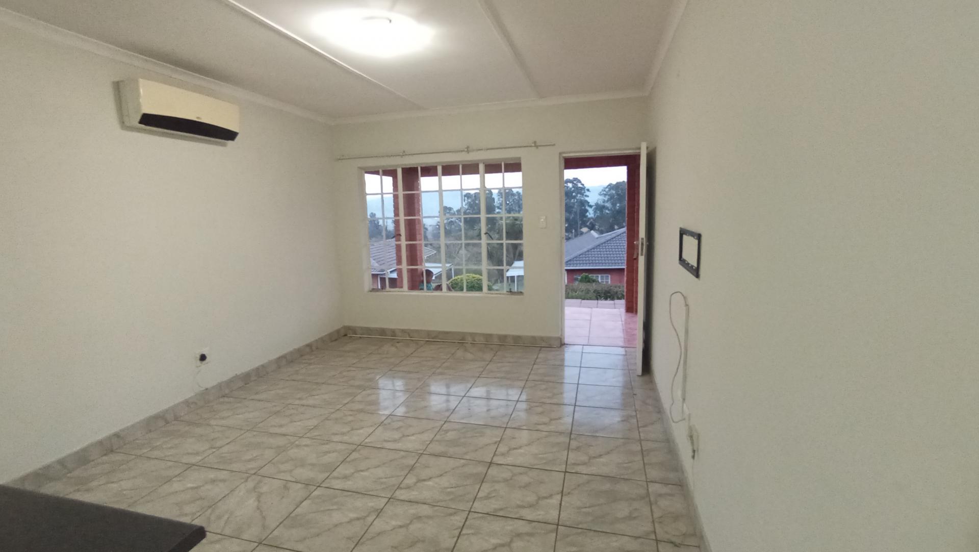 Lounges of property in Hayfields