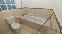 Bathroom 1 of property in Hayfields