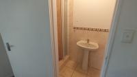 Bathroom 2 of property in Hayfields