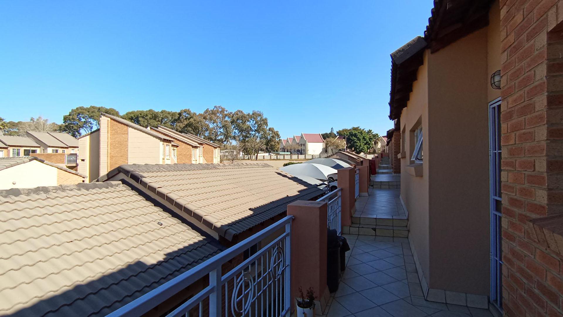 Front View of property in Erand Gardens
