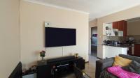 Lounges - 16 square meters of property in Erand Gardens