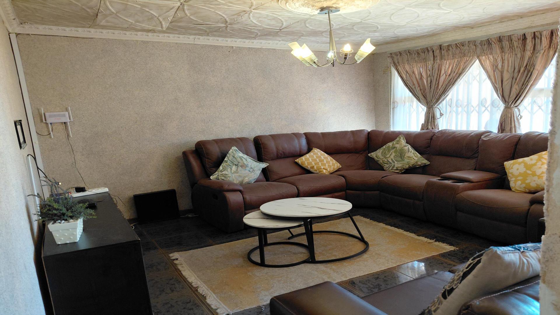 Lounges of property in Bisho