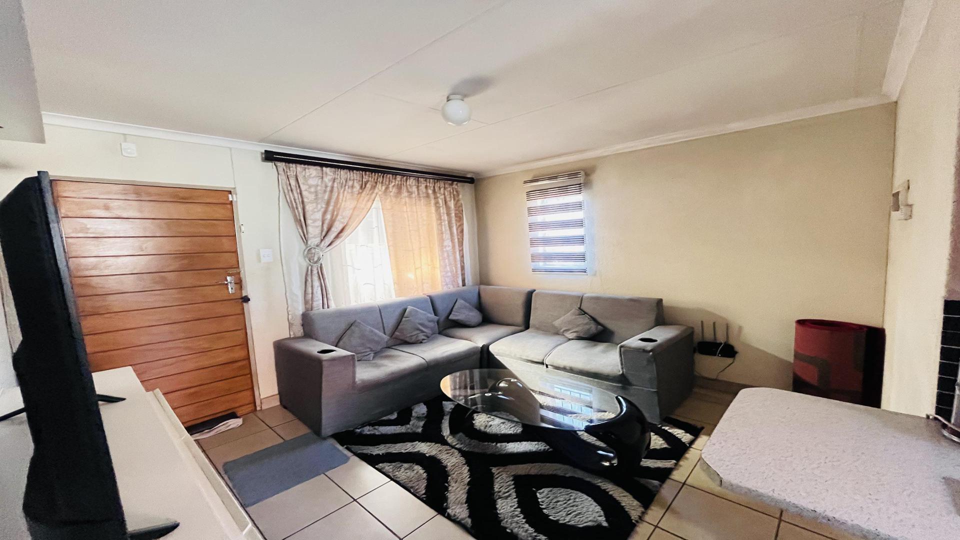 Lounges of property in Sky City