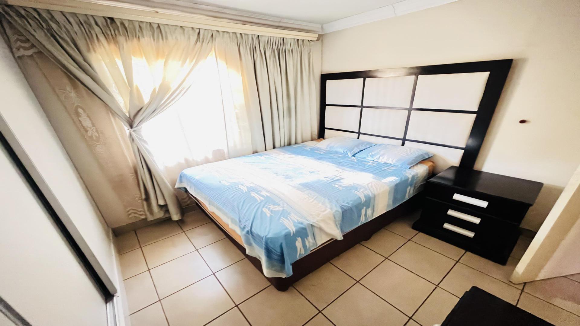 Bed Room 1 of property in Sky City
