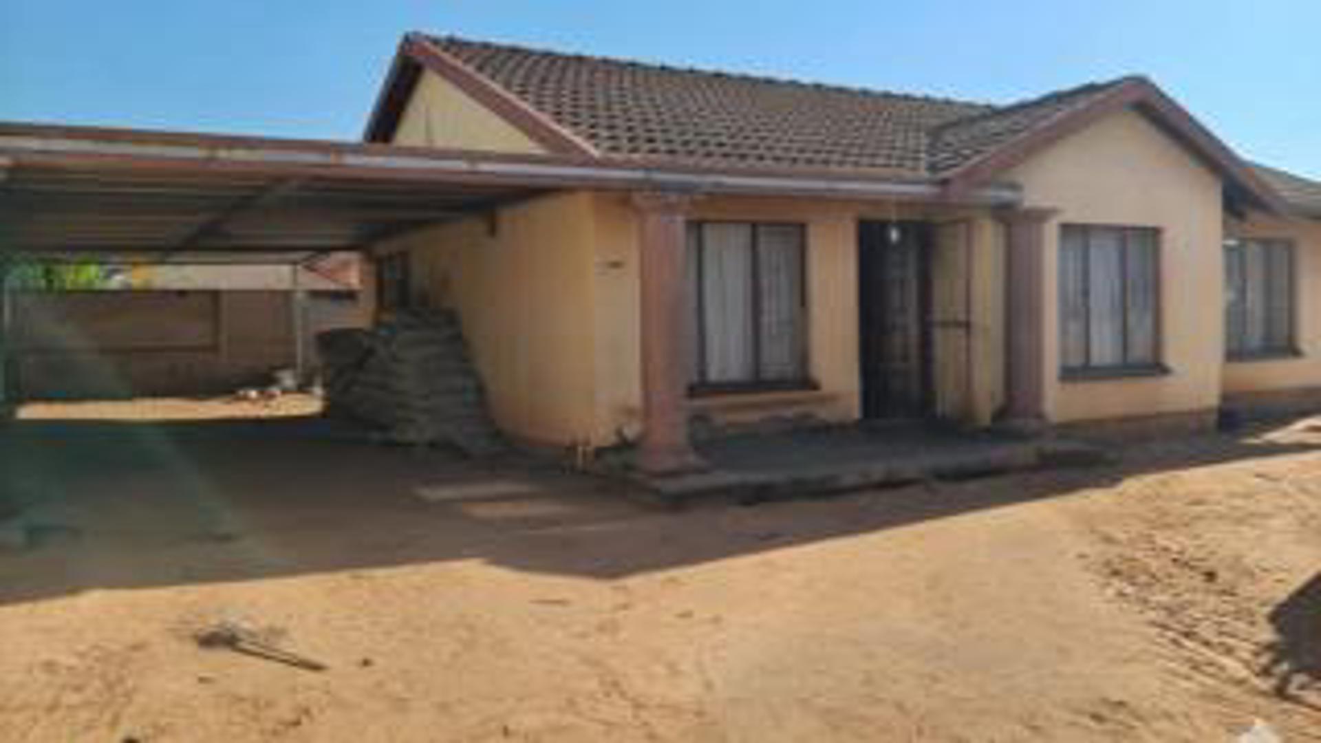Front View of property in Tlhabane West