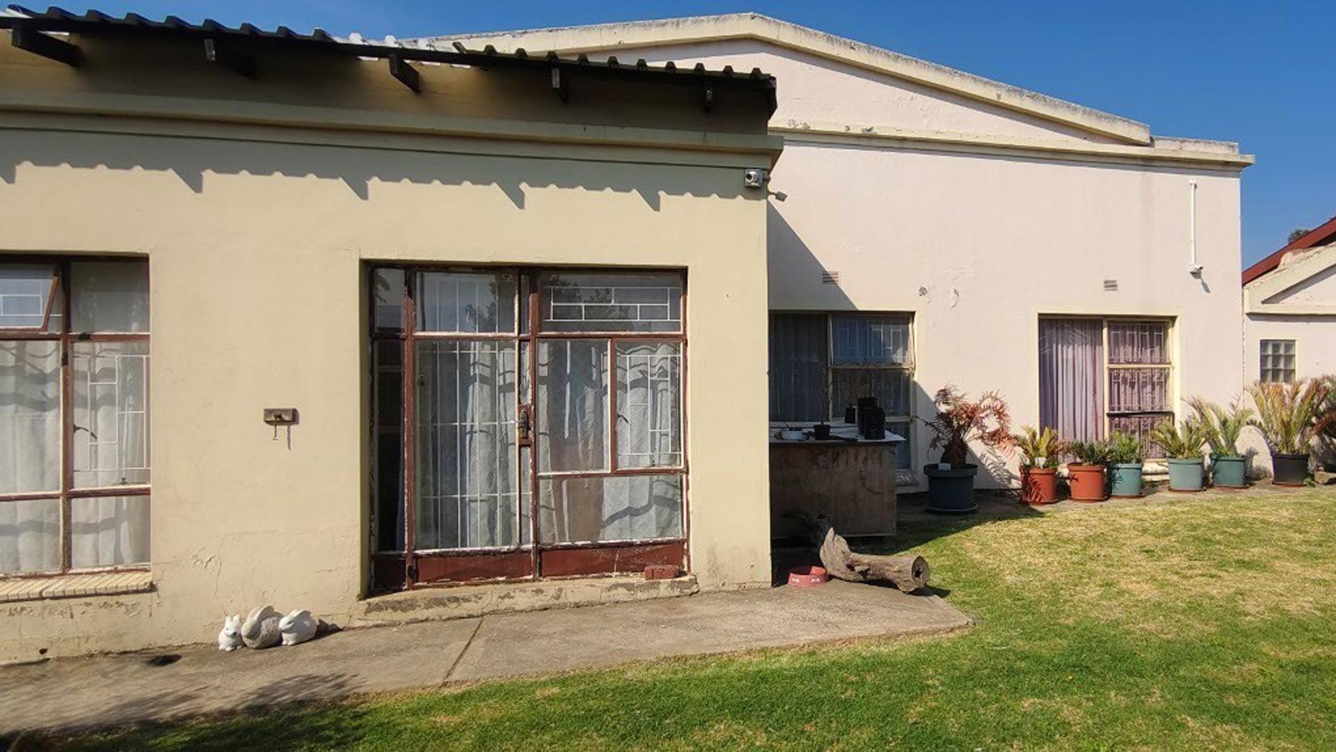 Front View of property in New Bethal East