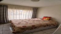 Main Bedroom of property in Roodepoort