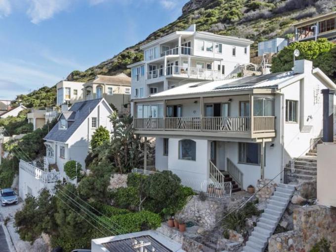 3 Bedroom House to Rent in Fish Hoek - Property to rent - MR714853