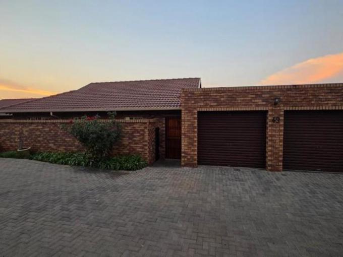 3 Bedroom Simplex for Sale For Sale in Magalieskruin - MR714855