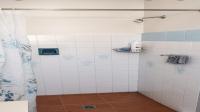 Bathroom 1 of property in Pacaltsdorp