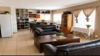 Lounges of property in Pacaltsdorp