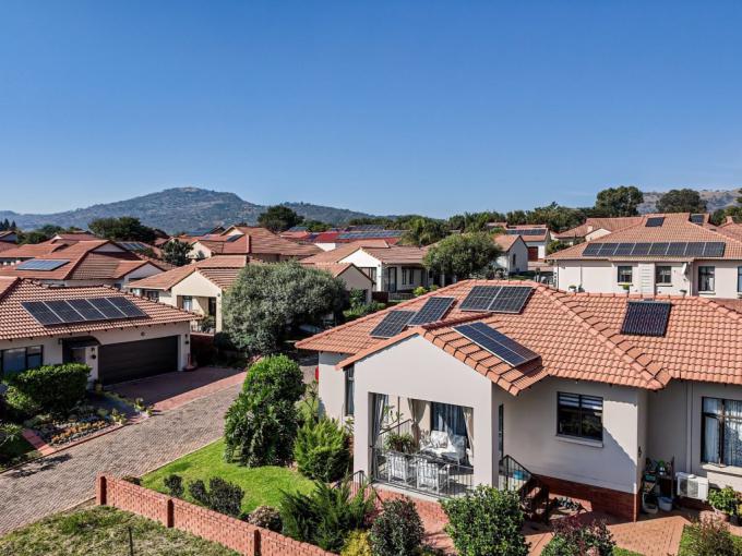 2 Bedroom House for Sale For Sale in Hartbeespoort - MR714871