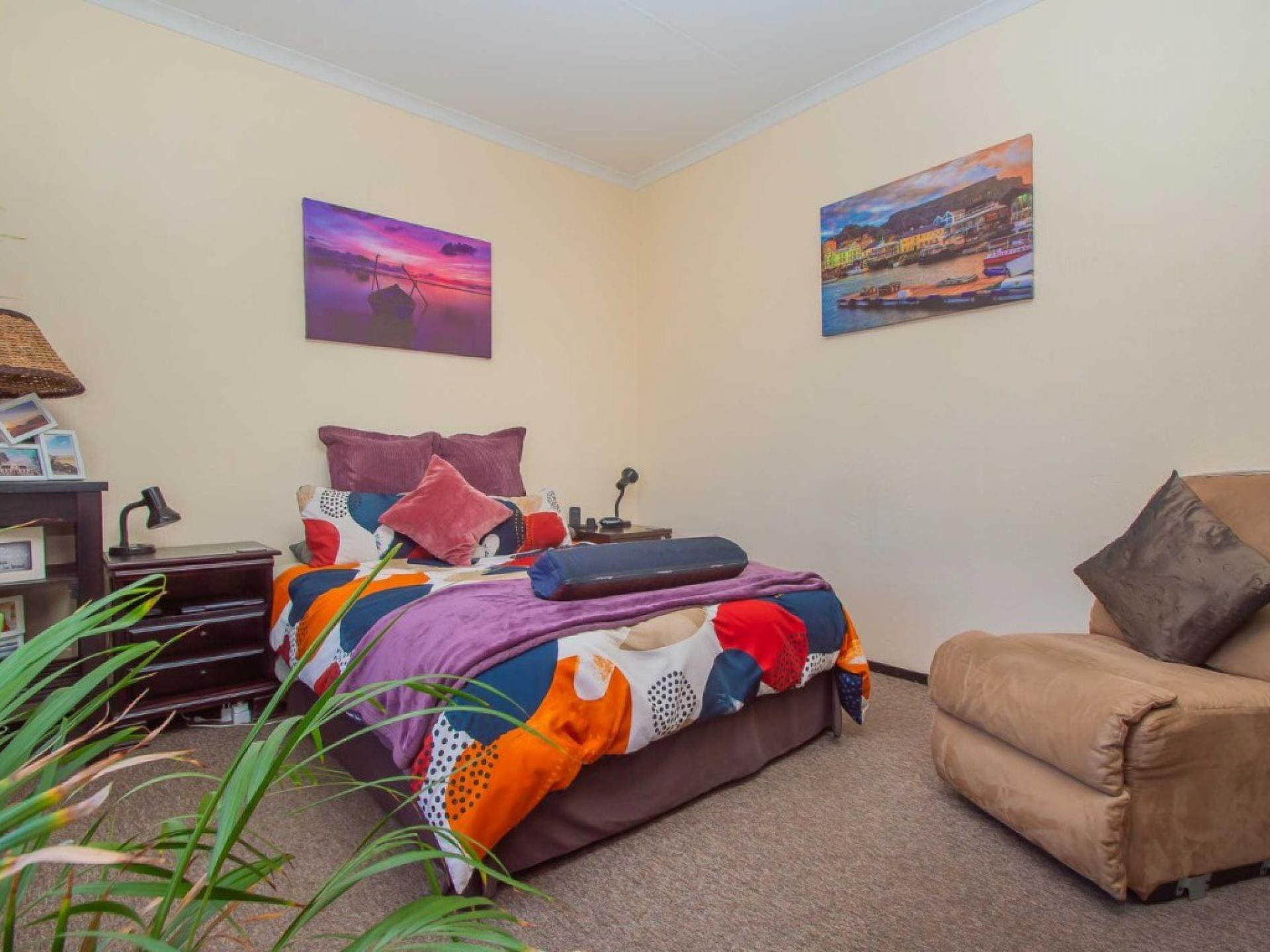  of property in Helderkruin