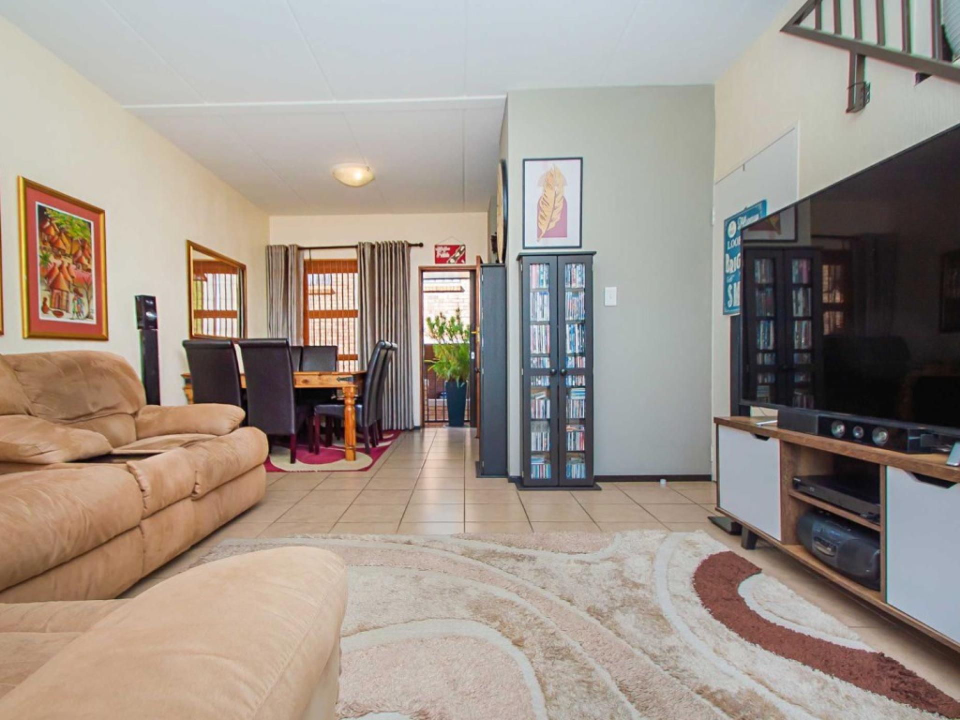  of property in Helderkruin