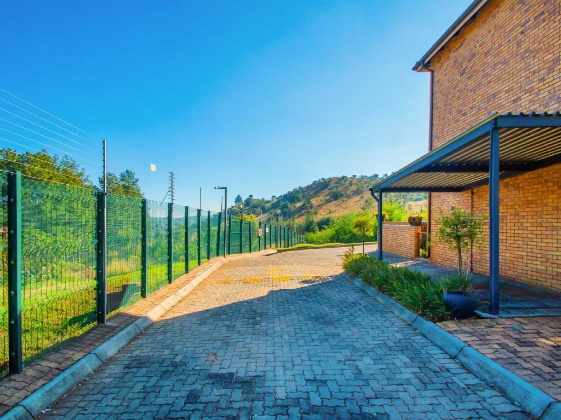  of property in Helderkruin