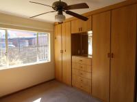  of property in Die Hoewes