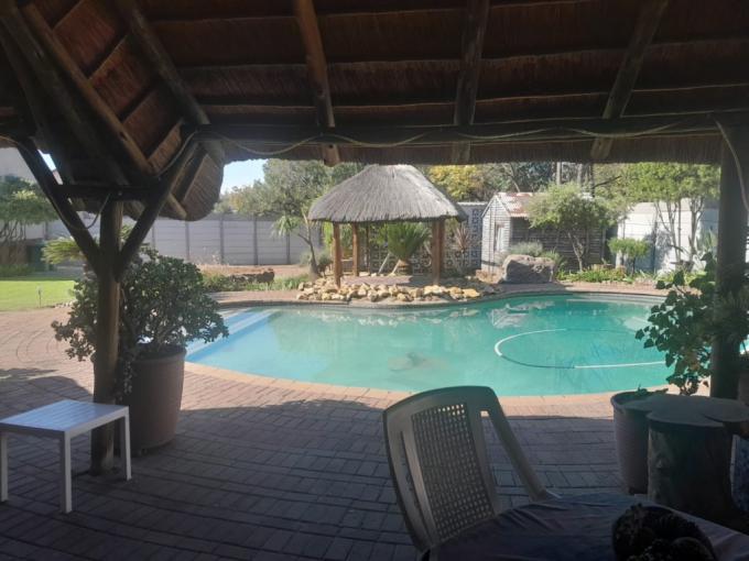 4 Bedroom House for Sale For Sale in Brackenhurst - MR714890