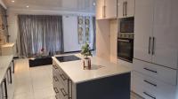Kitchen of property in Caversham Glen