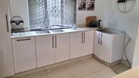 Kitchen of property in Caversham Glen