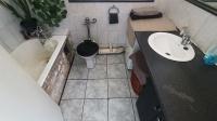 Bathroom 1 - 9 square meters of property in Goodwood