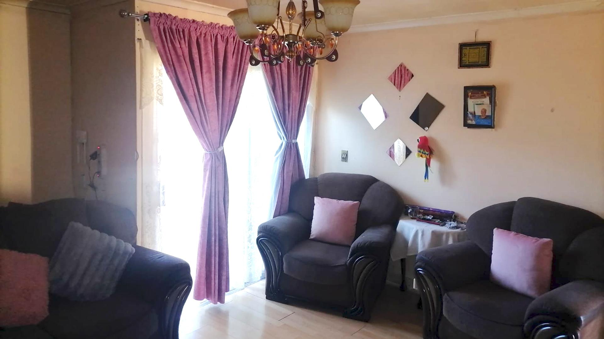 Lounges of property in Westridge CP
