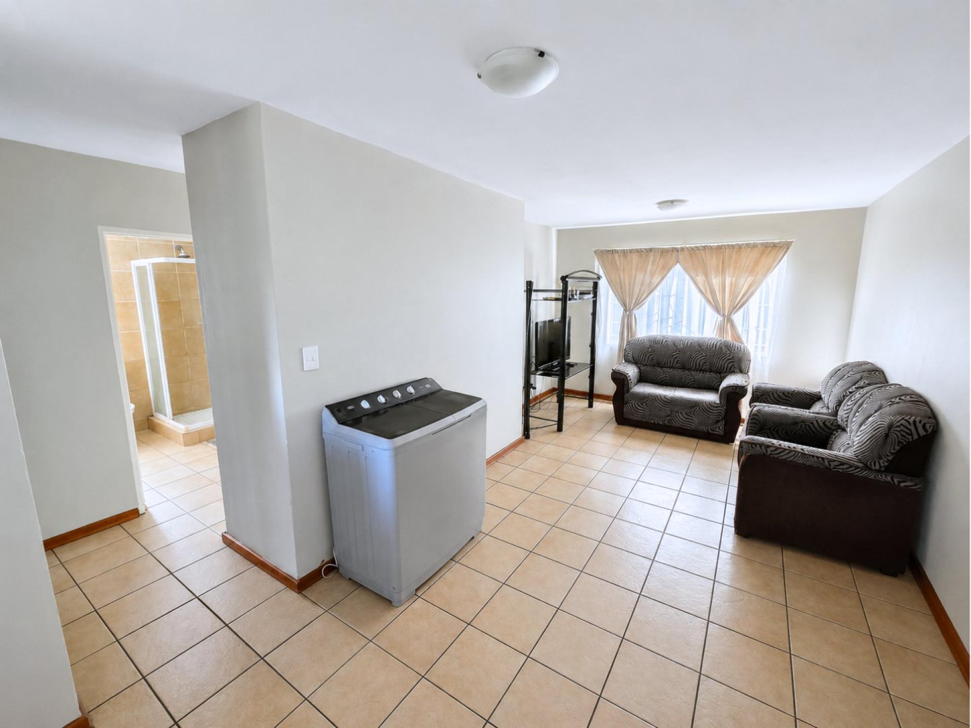  of property in Annlin West