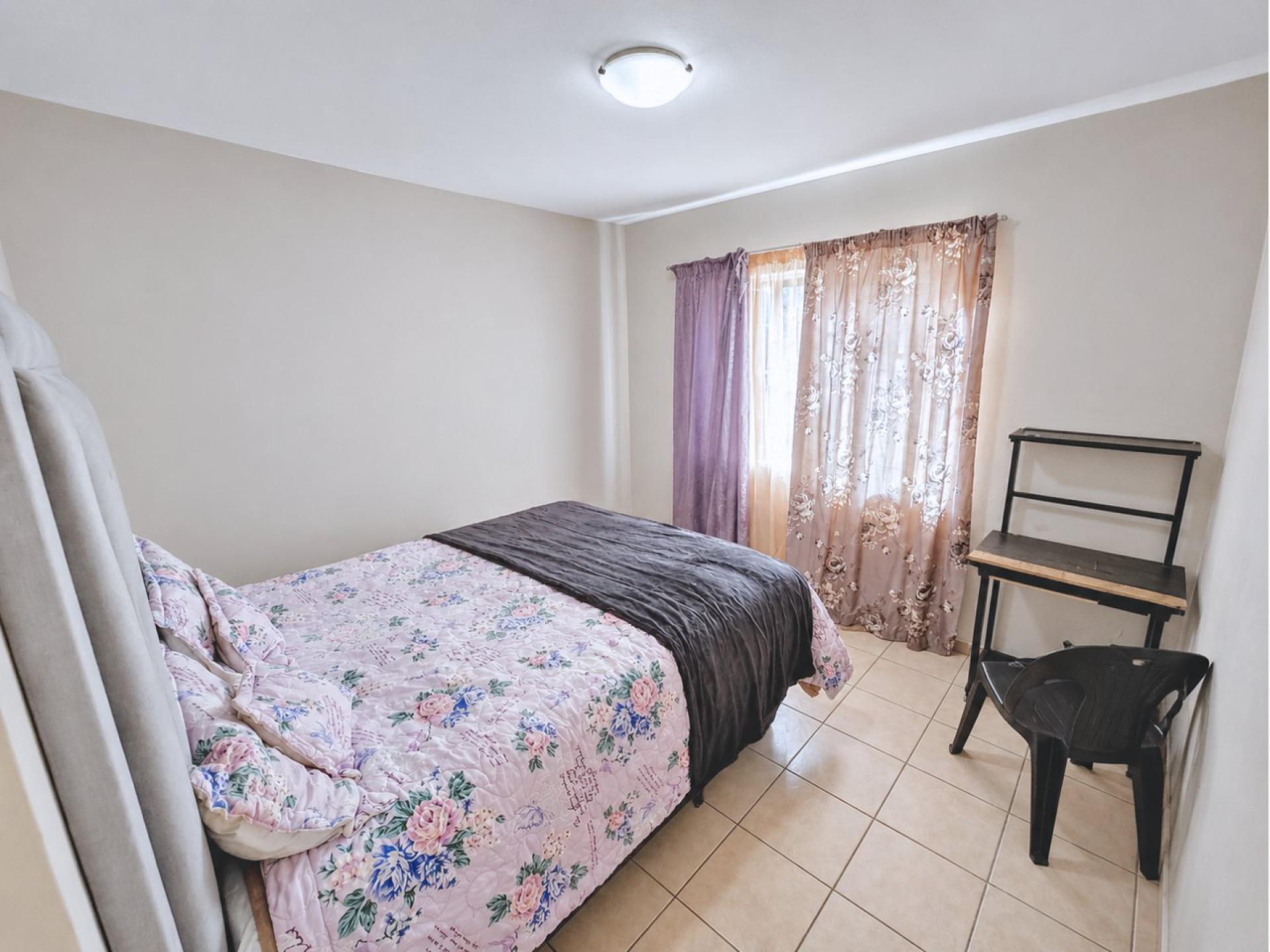  of property in Annlin West