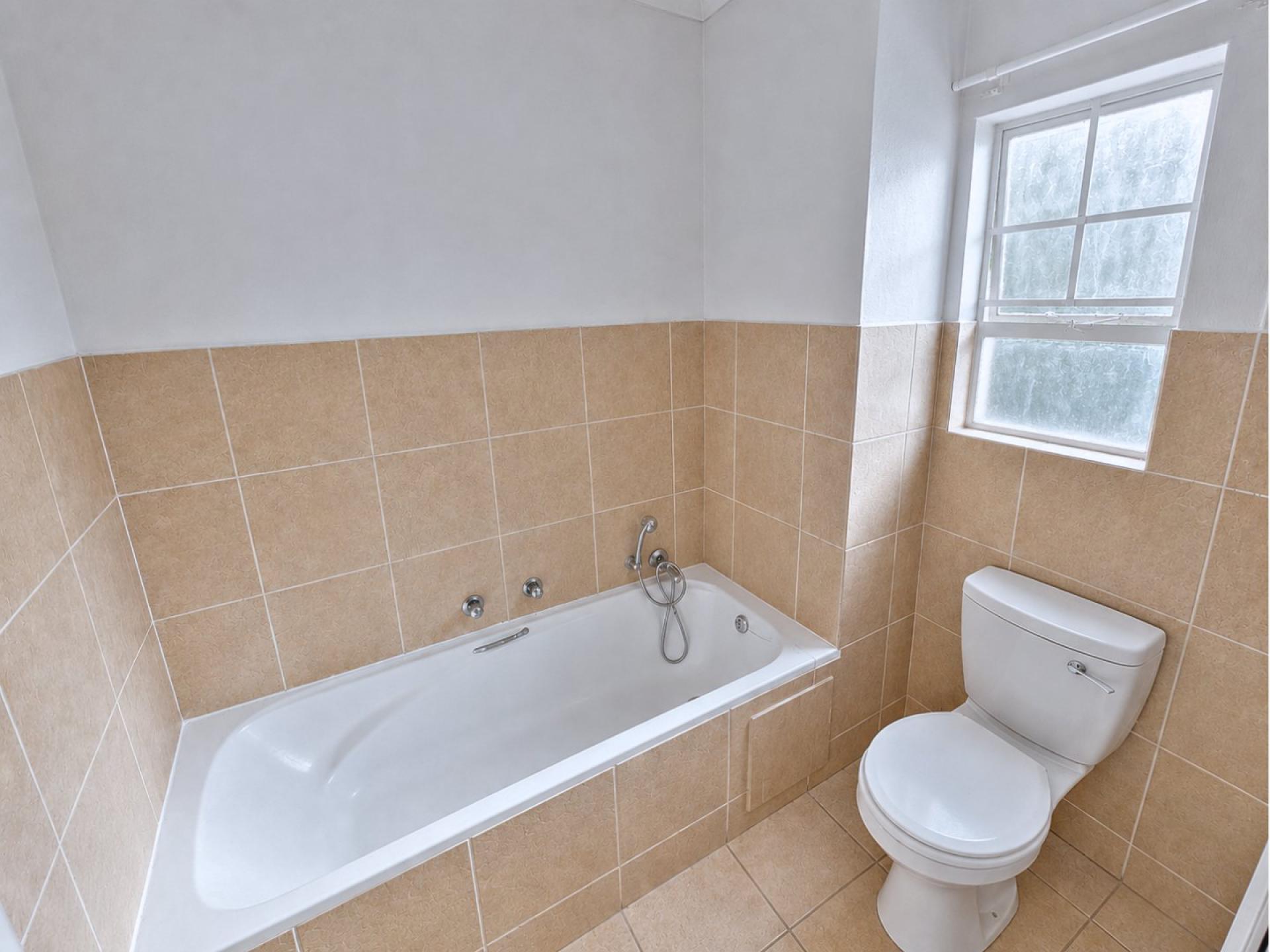  of property in Annlin West