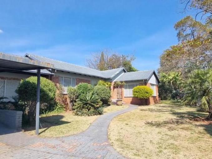 4 Bedroom House for Sale For Sale in Rooihuiskraal - MR714965