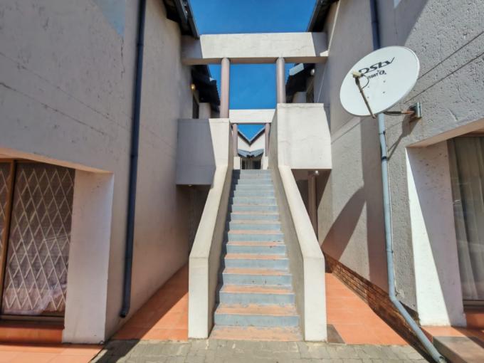 2 Bedroom Apartment for Sale For Sale in Winchester Hills - MR714993