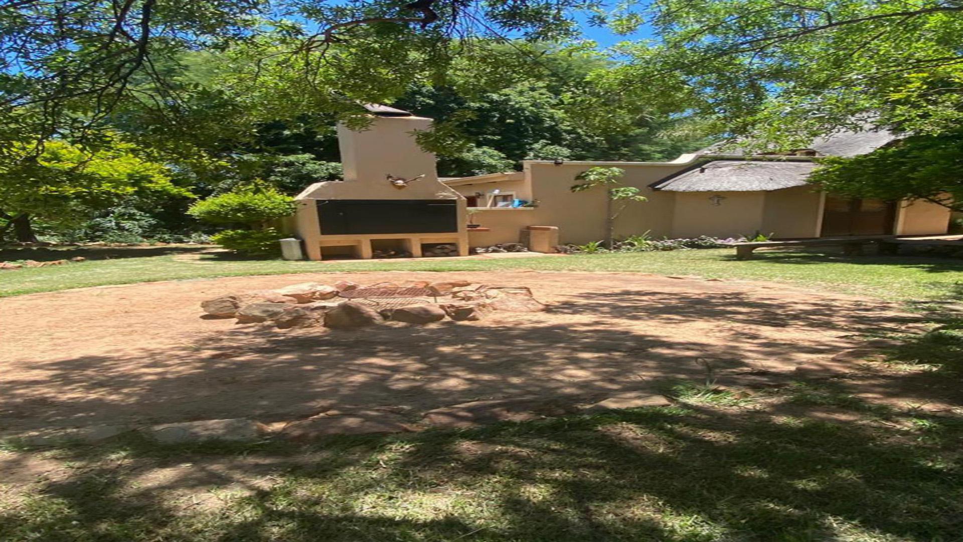 Braai Area of property in Kameelfontein