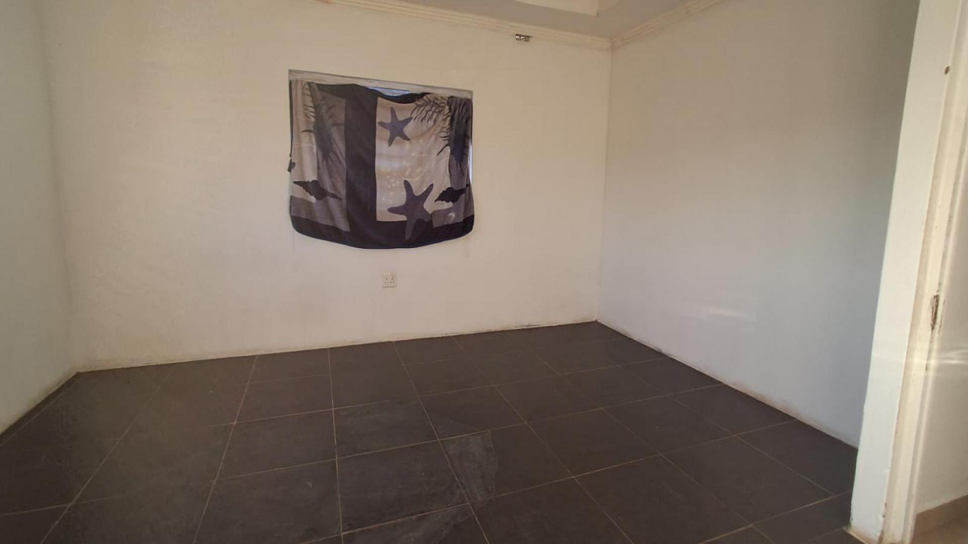 Bed Room 1 of property in Verulam 