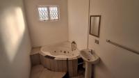 Bathroom 2 of property in Verulam 