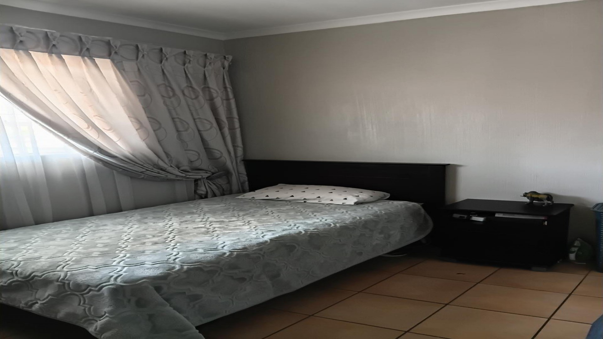Bed Room 1 of property in Kempton Park