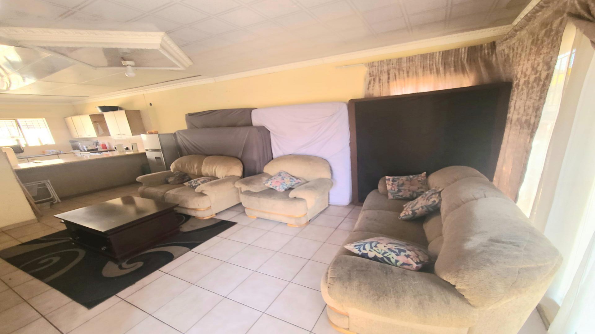 Lounges of property in Middelburg - MP