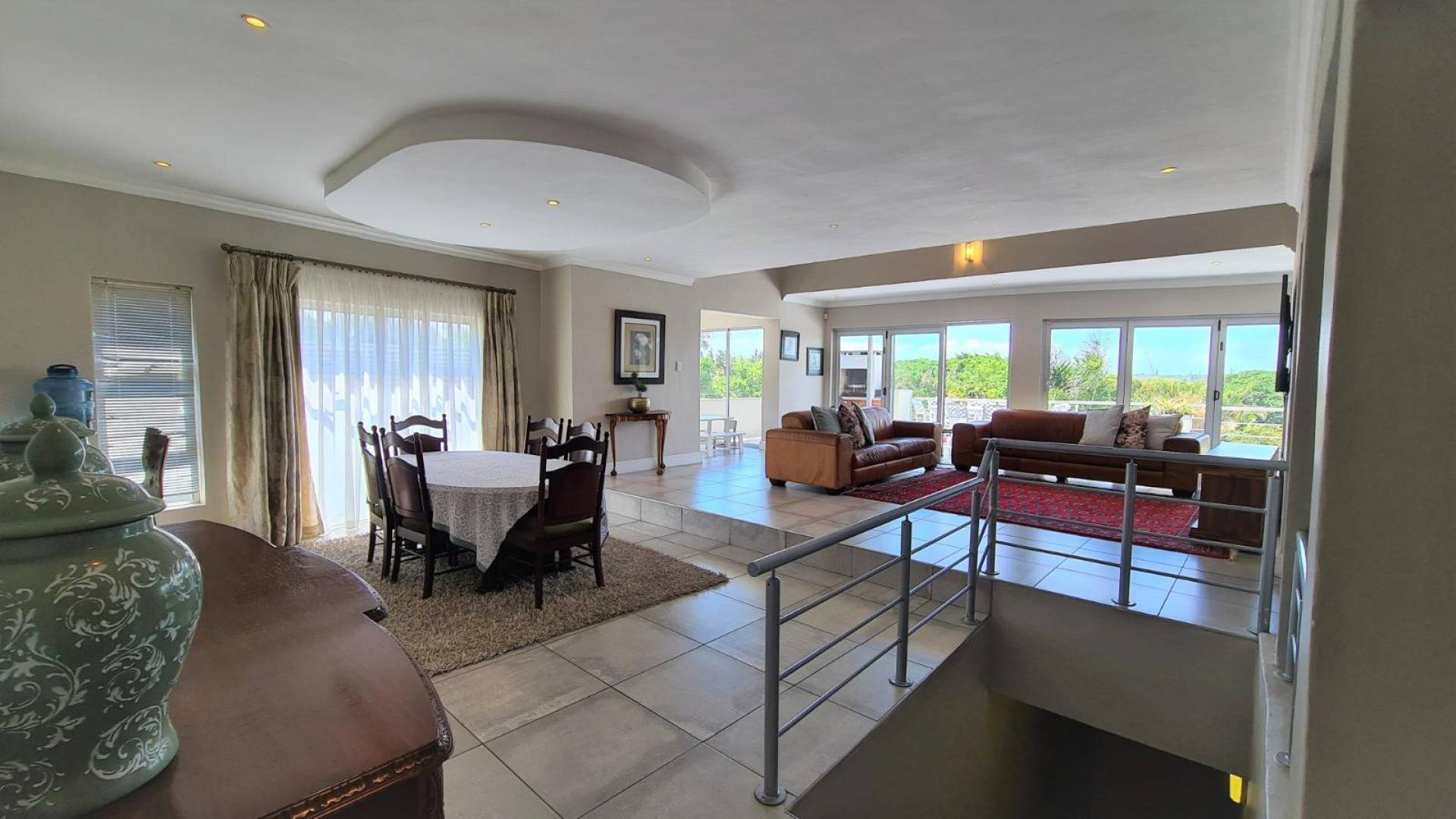 Dining Room of property in Nahoon