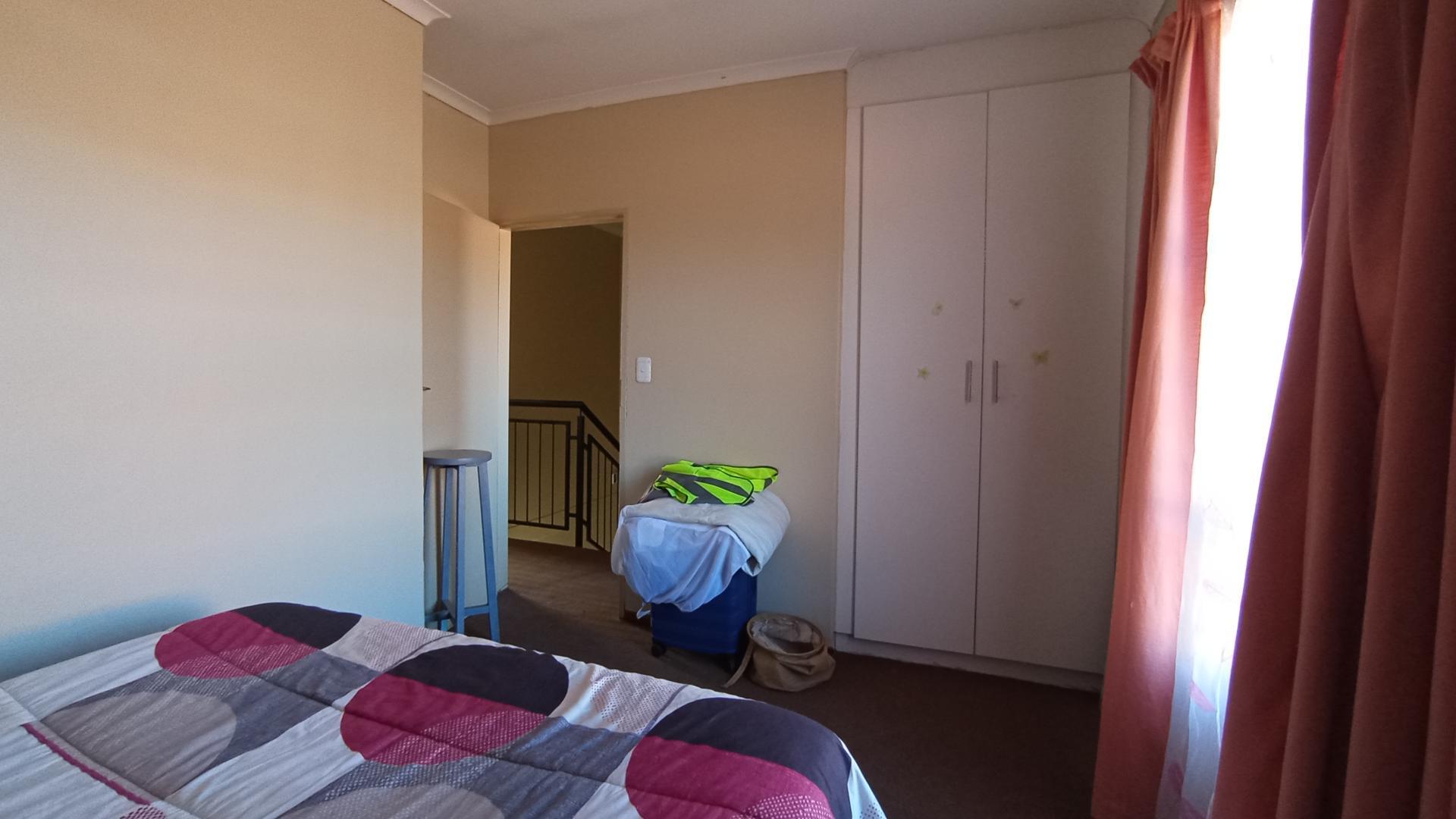Bed Room 1 - 12 square meters of property in Montana Tuine