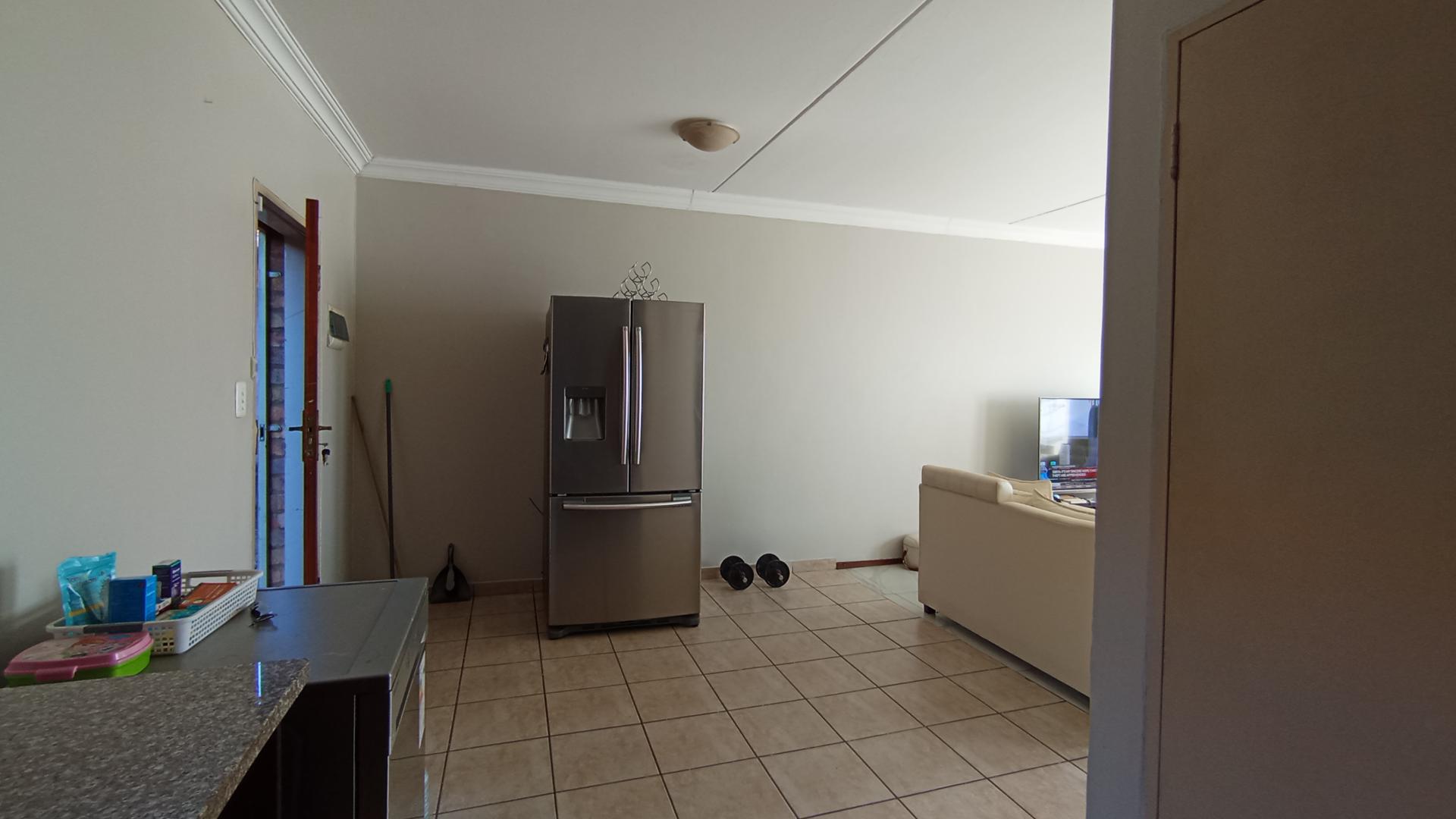 Kitchen - 5 square meters of property in Montana Tuine