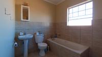 Bathroom 1 - 6 square meters of property in Montana Tuine