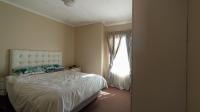 Main Bedroom - 14 square meters of property in Montana Tuine
