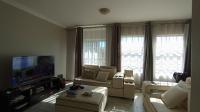 Lounges - 19 square meters of property in Montana Tuine