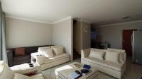 Lounges - 19 square meters of property in Montana Tuine