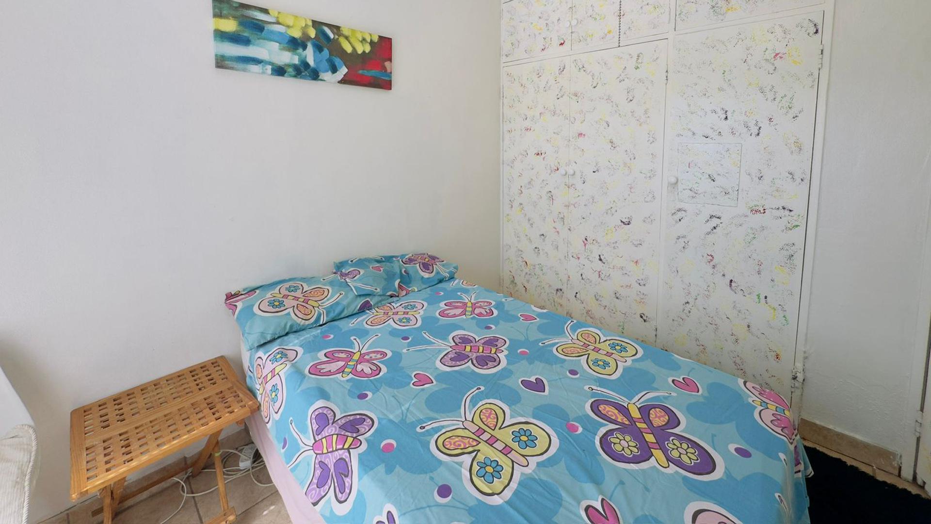 Bed Room 2 - 14 square meters of property in Sinoville