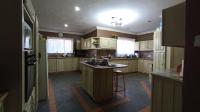 Kitchen - 30 square meters of property in Sinoville